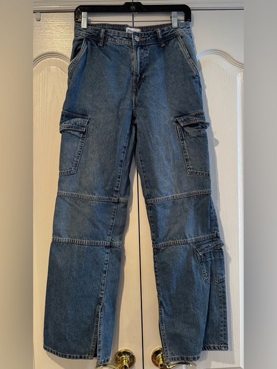 Zara Medium Wash Cargo Split Hem Jeans - Size 4 - Picture 2 of 6